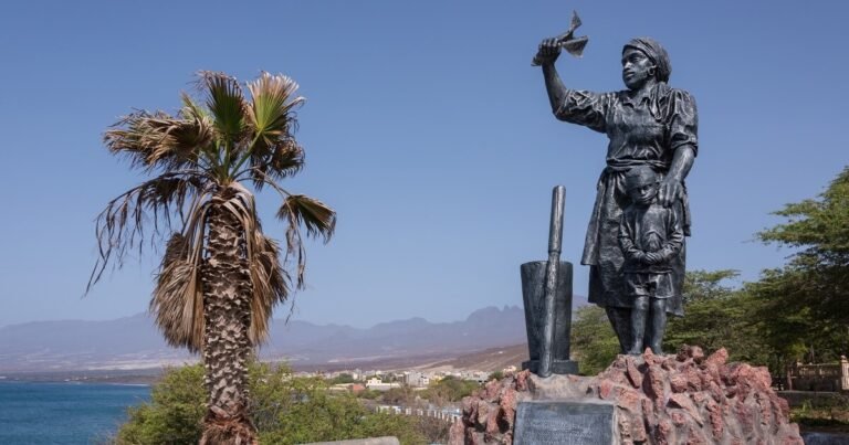 Representação artística da força e resiliência da Mulher Cabo-verdiana.