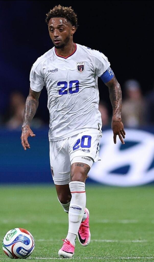 Ryan Mendes durante um jogo da seleção de Cabo Verde no Mundial de 2026. O caso encontra-se sob investigação pelas autoridades da Nova Zelândia. Até ao momento, não há acusação formal nem condenação.