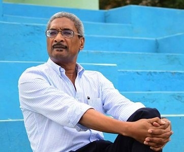 Fotografia de Betú, Adalberto Higino Tavares Silva, reproduzida com indicação da fonte Cabo Verde & a Música – Museu Virtual